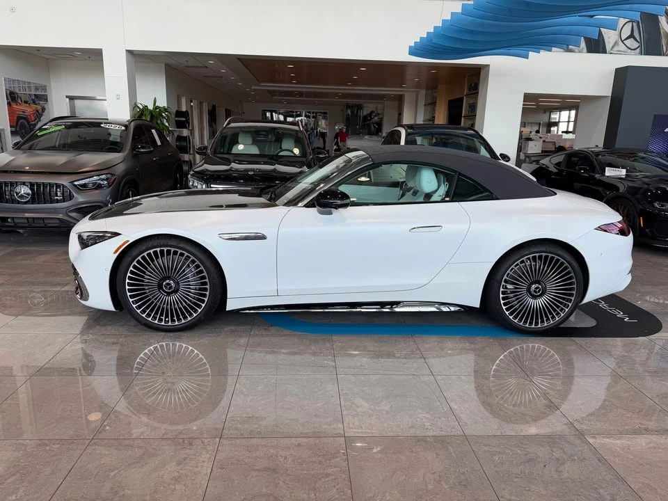 2027 Mercedes-Benz SL-Class - Image 4 of 11