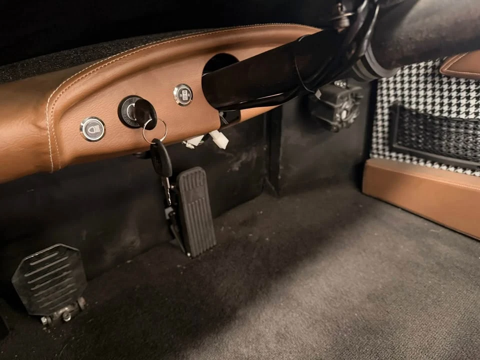 2027 Porsche 911 - Image 6 of 6