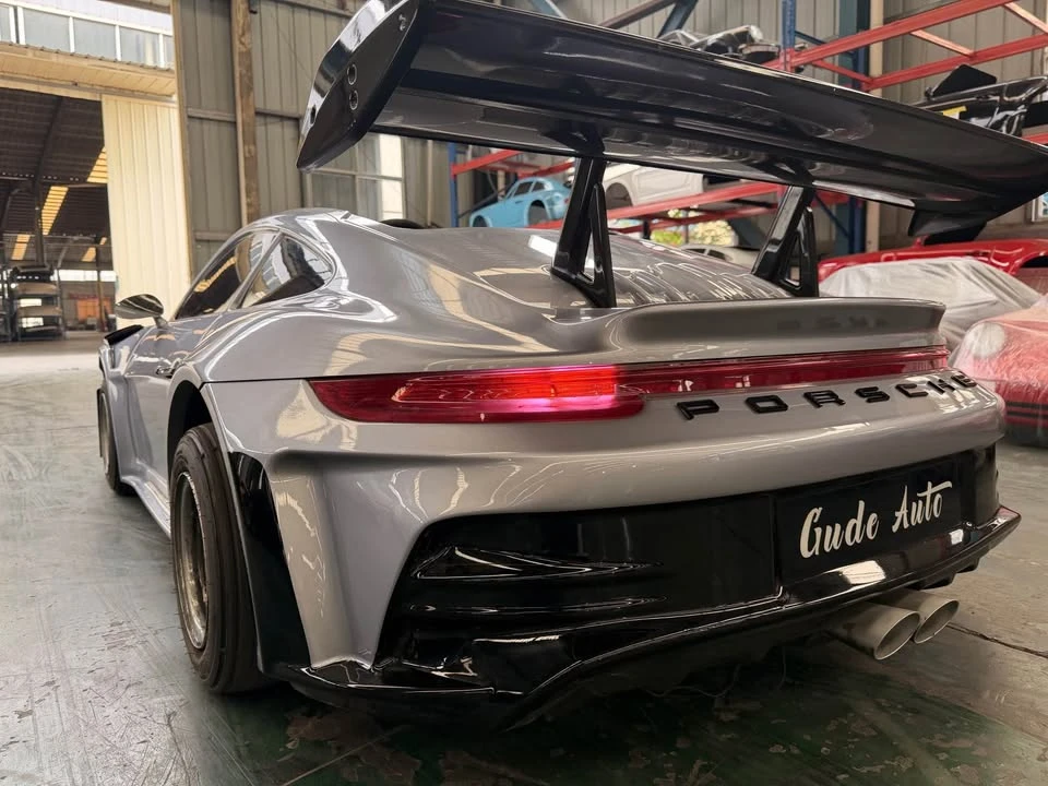 2027 Porsche 911 - Image 4 of 6