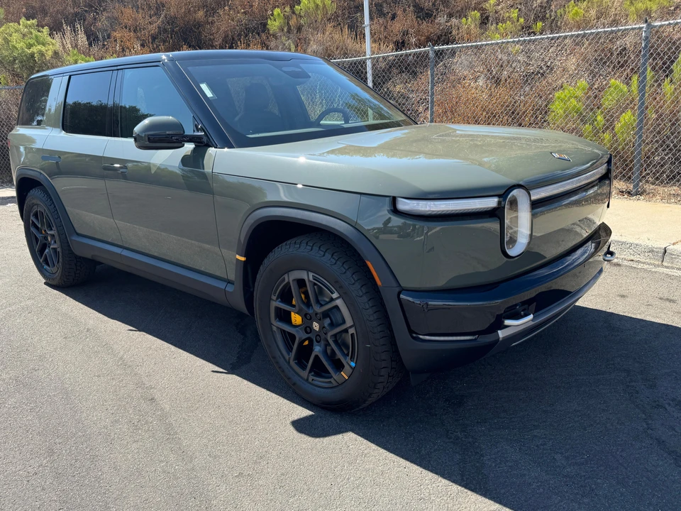 2027 Rivian - Image 13 of 31