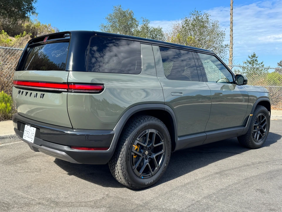 2027 Rivian - Image 10 of 31