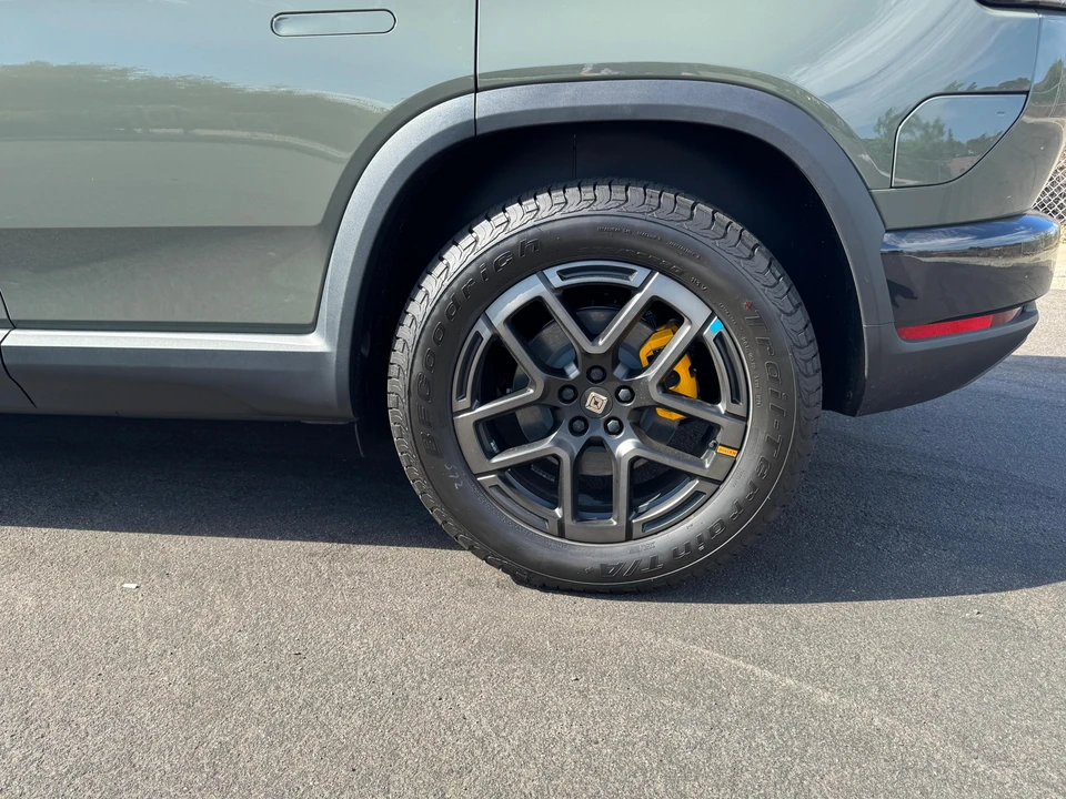 2027 Rivian - Image 23 of 31