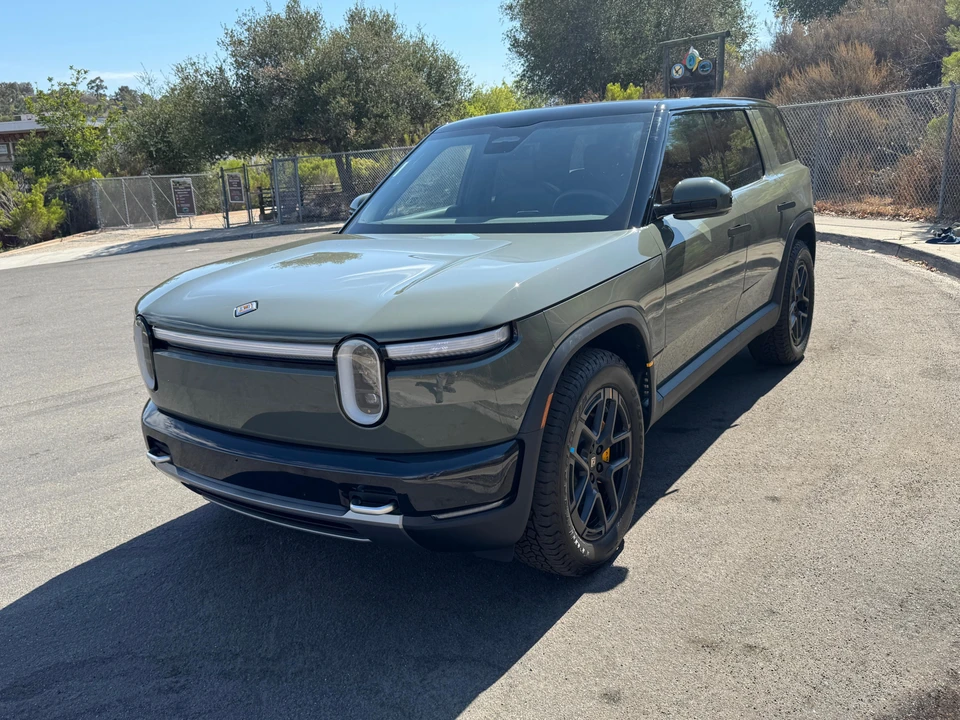 2027 Rivian - Image 6 of 31