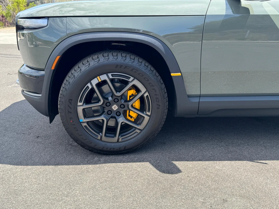 2027 Rivian - Image 22 of 31