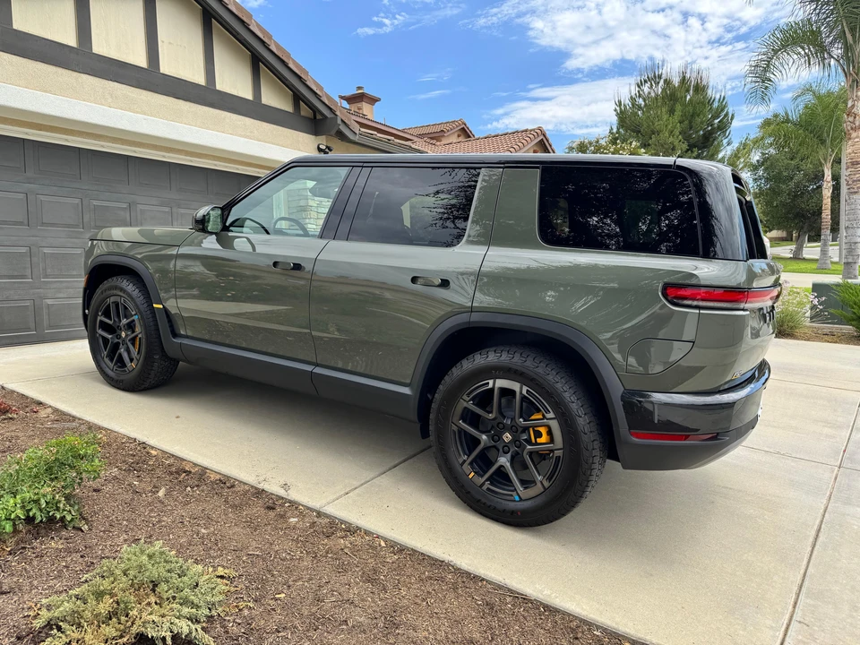 2027 Rivian - Image 17 of 31