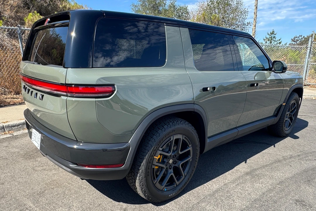2027 Rivian - Image 4 of 31