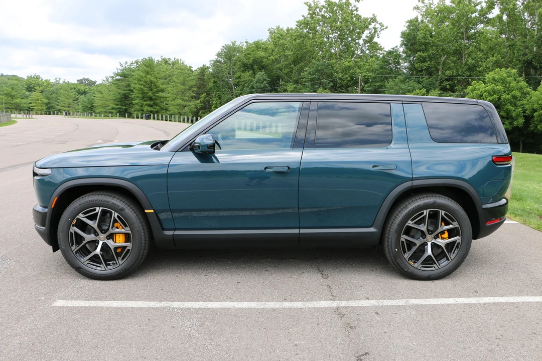 2027 Rivian - Image 10 of 31