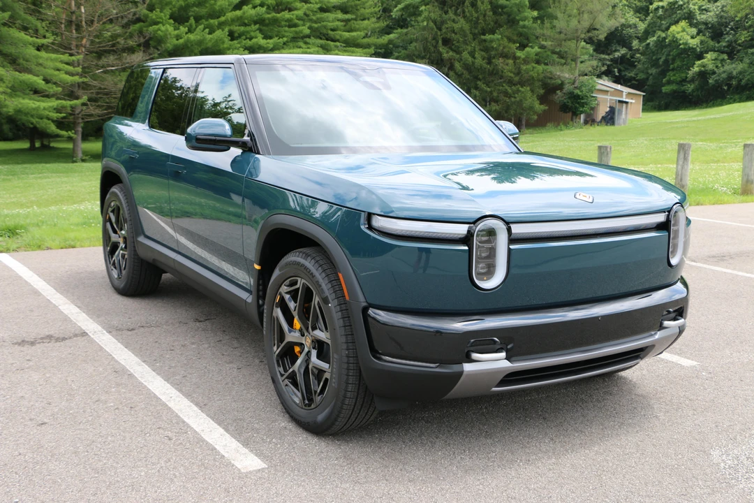 2027 Rivian - Image 17 of 31