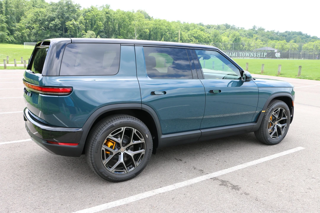 2027 Rivian - Image 14 of 31
