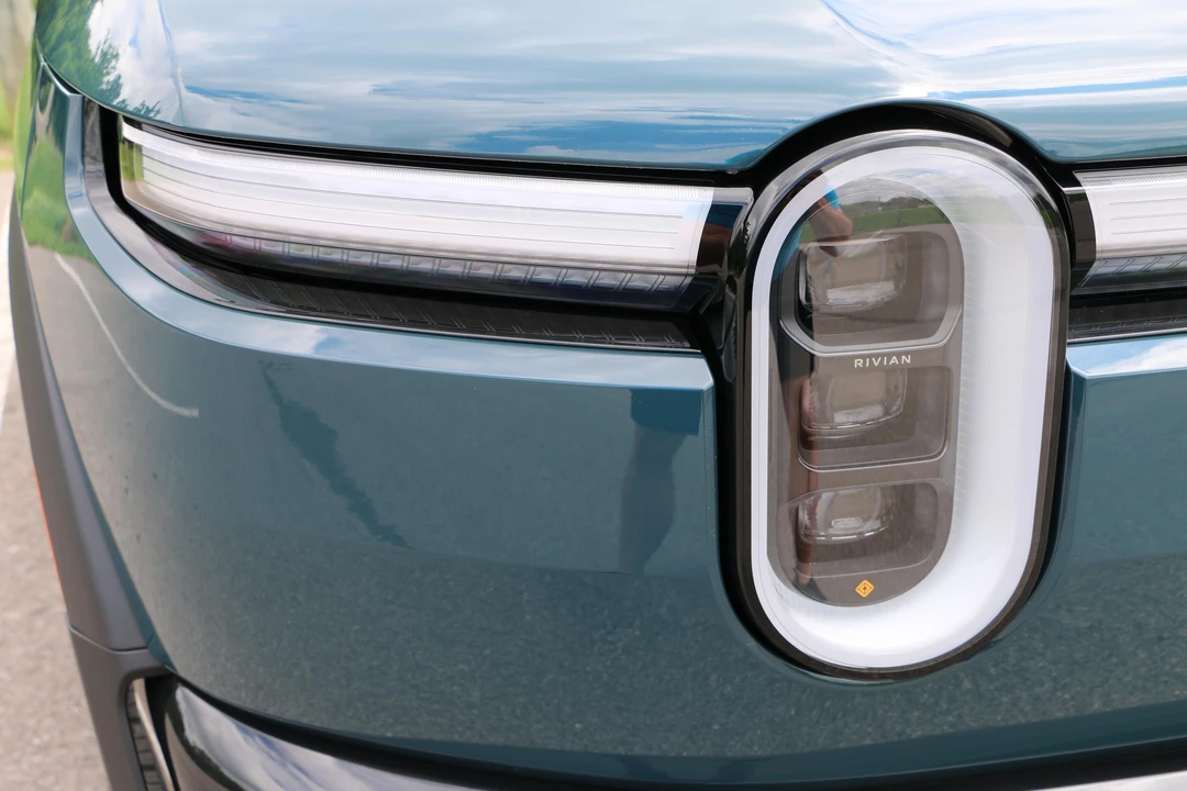 2027 Rivian - Image 18 of 31