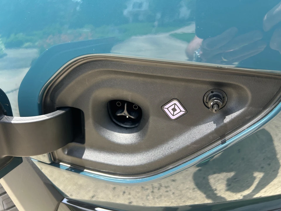 2027 Rivian - Image 30 of 31