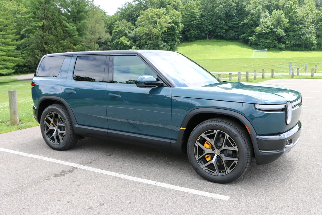 2027 Rivian - Image 16 of 31