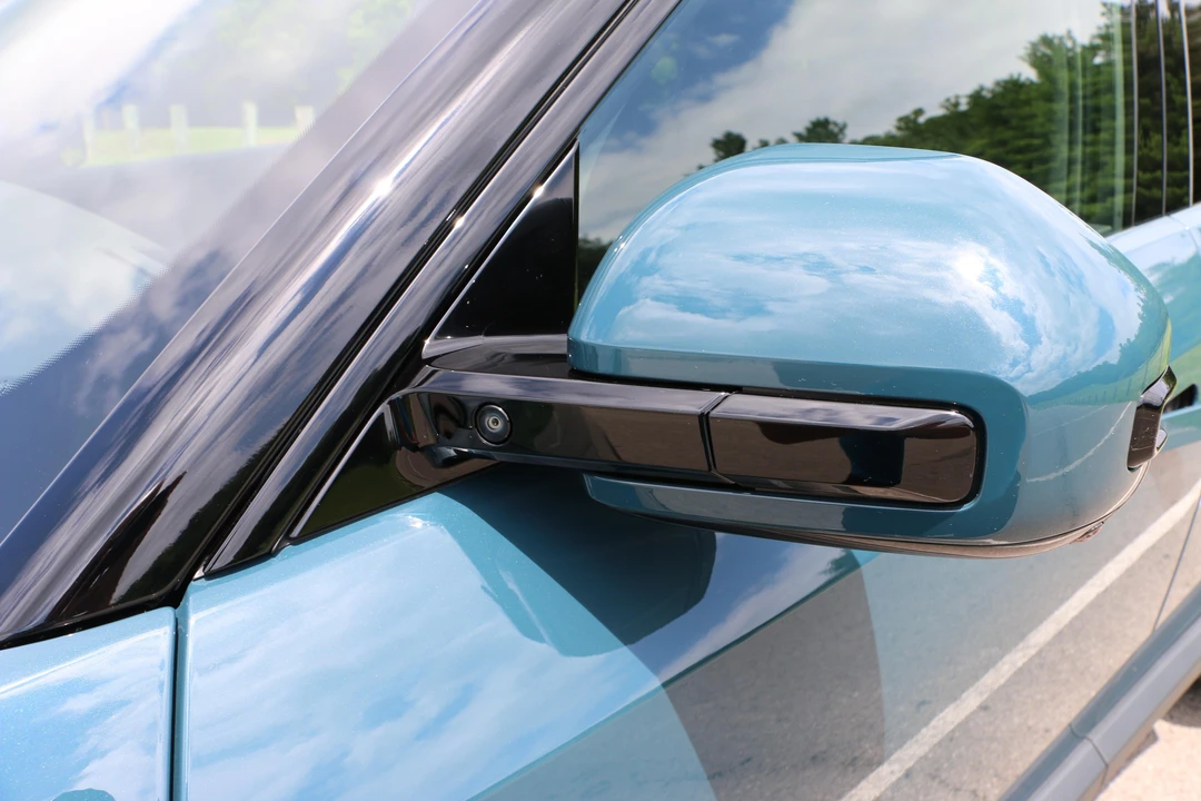 2027 Rivian - Image 23 of 31