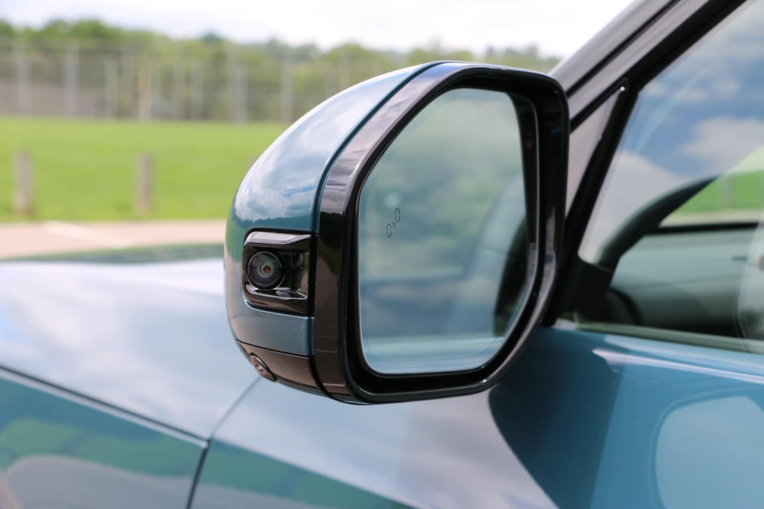 2027 Rivian - Image 24 of 31