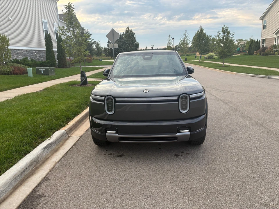 2027 Rivian - Image 6 of 31