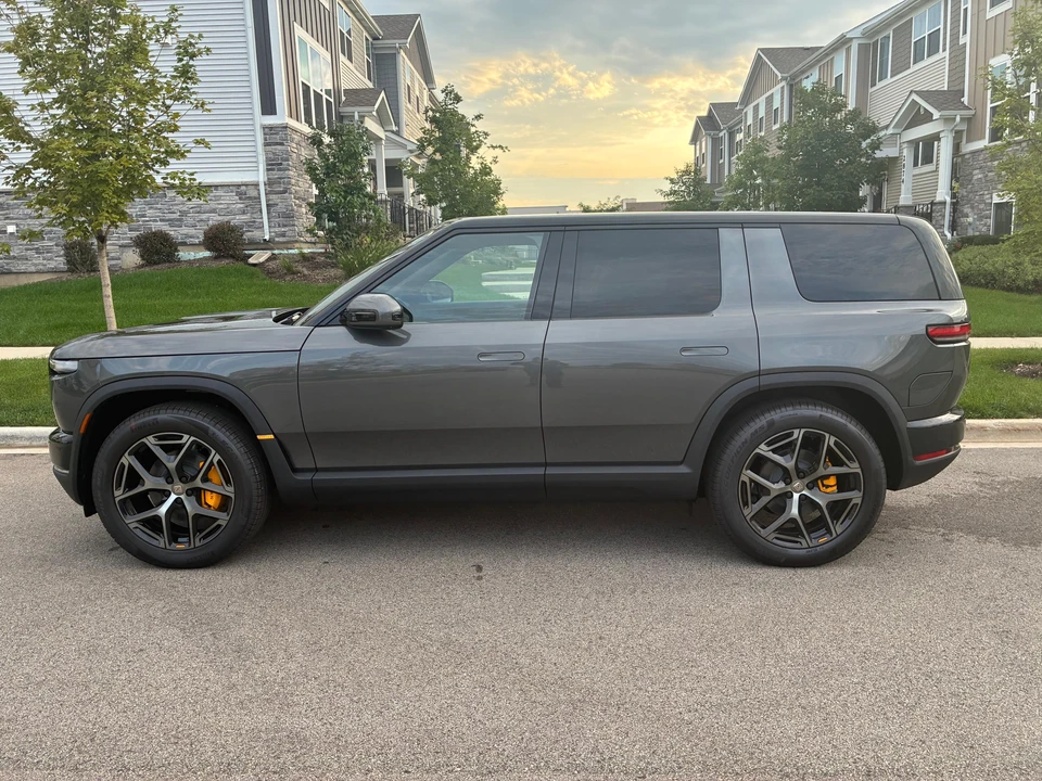 2027 Rivian - Image 9 of 31