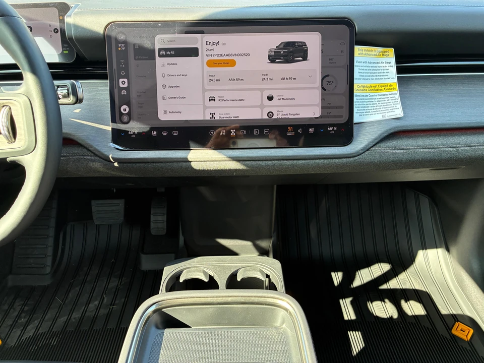 2027 Rivian - Image 26 of 31
