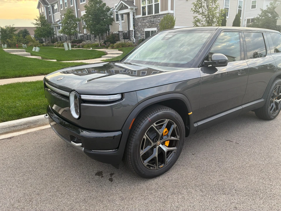 2027 Rivian - Image 7 of 31
