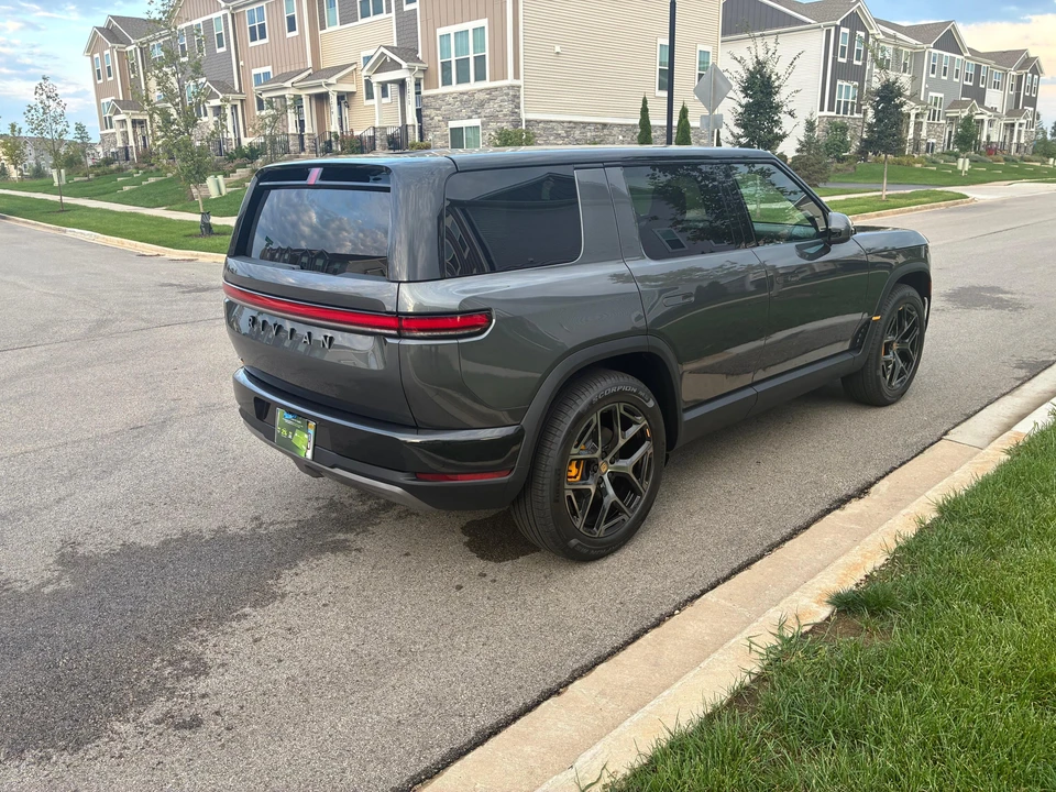 2027 Rivian - Image 12 of 31