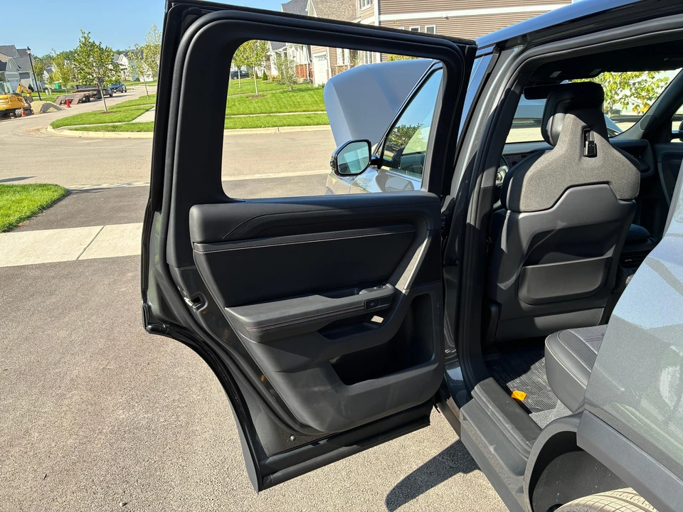 2027 Rivian - Image 30 of 31