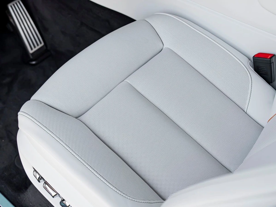 2027 Rolls-Royce Cullinan Black Badge - Image 28 of 31