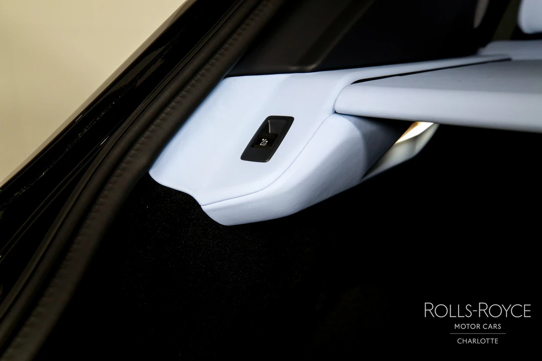 2027 Rolls-Royce Cullinan - Image 29 of 31