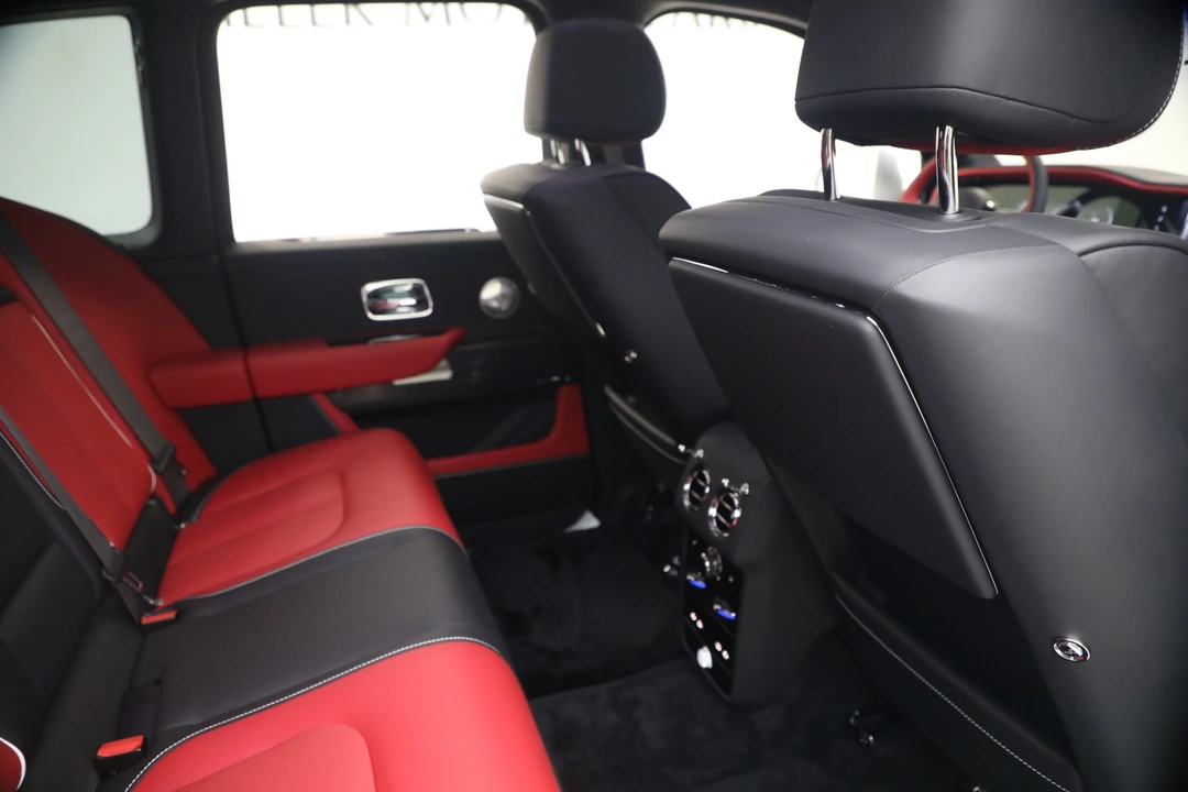 2027 Rolls-Royce Cullinan Black Badge - Image 24 of 31