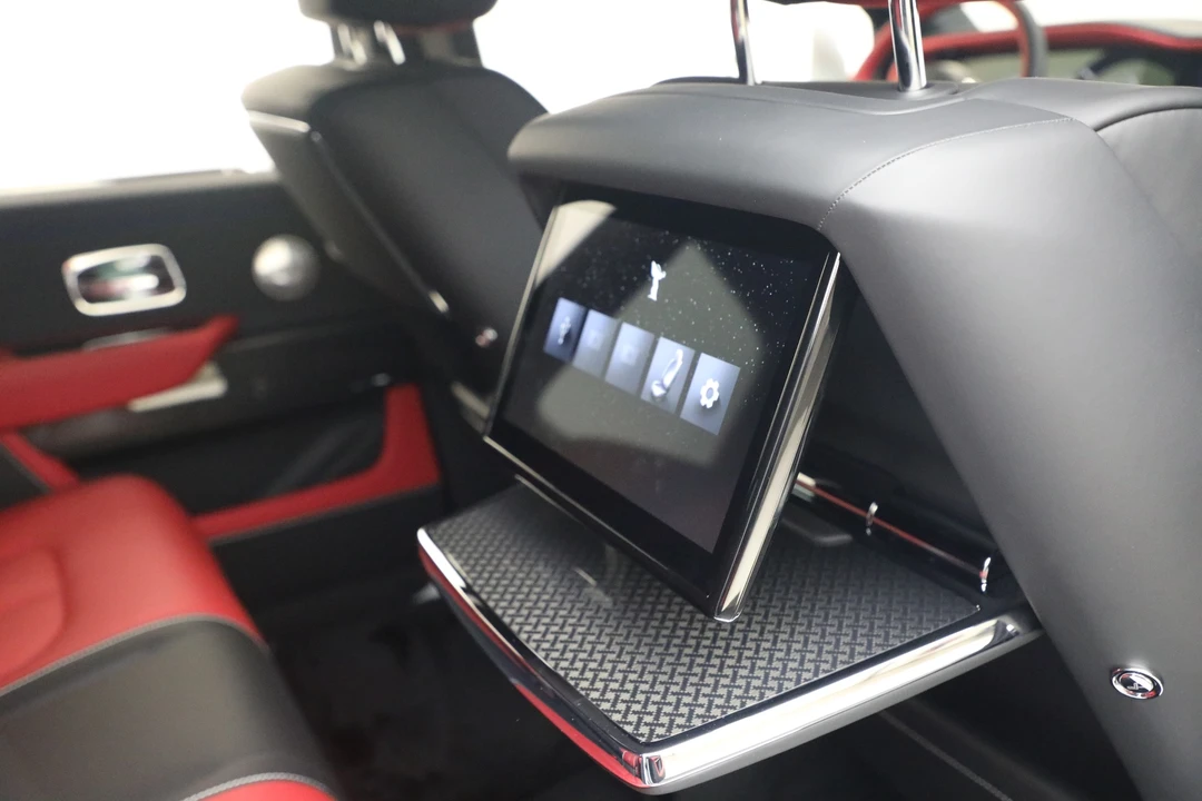 2027 Rolls-Royce Cullinan Black Badge - Image 26 of 31
