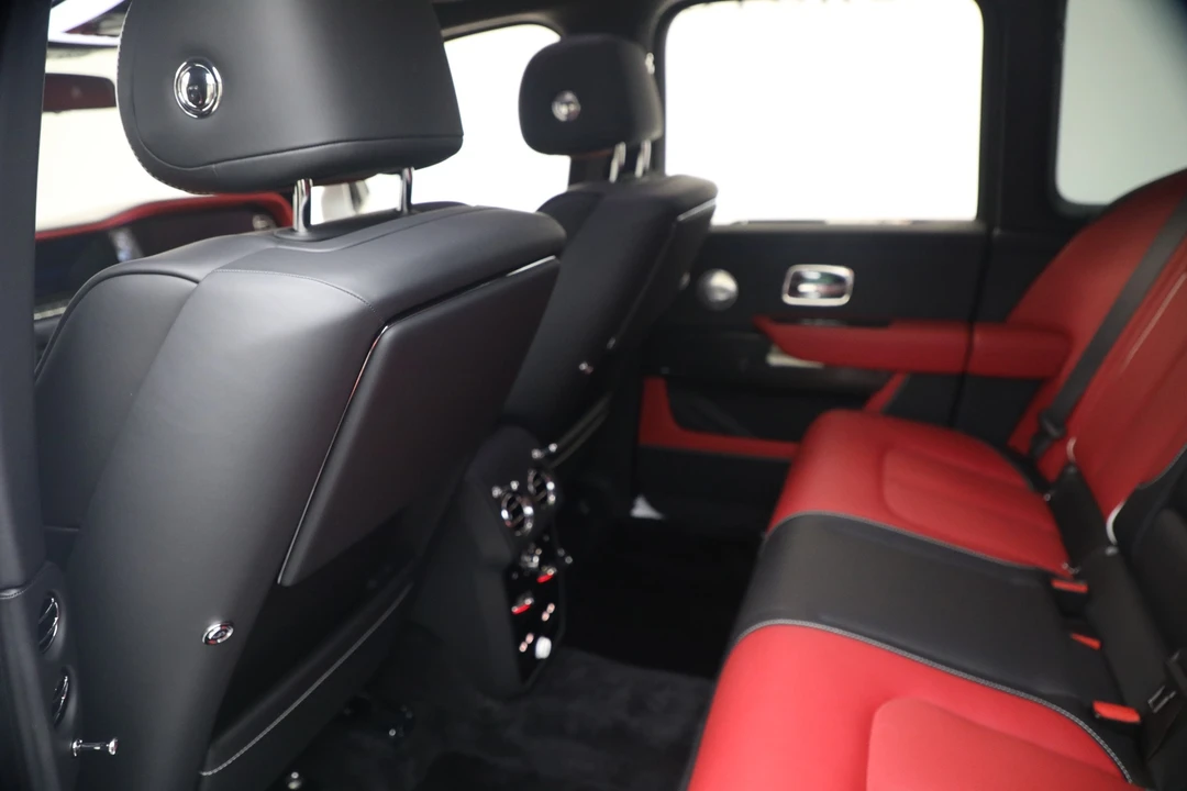 2027 Rolls-Royce Cullinan Black Badge - Image 29 of 31