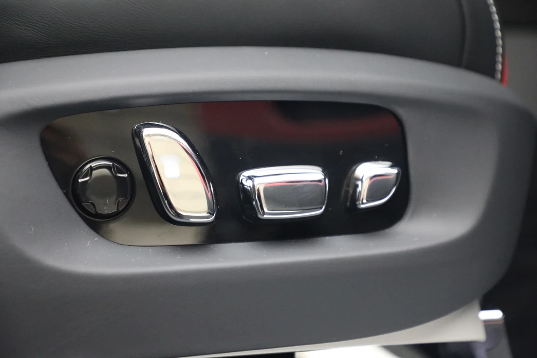 2027 Rolls-Royce Cullinan Black Badge - Image 29 of 31