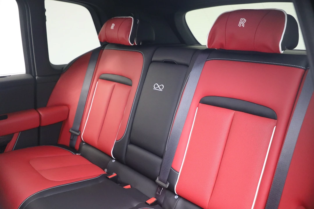 2027 Rolls-Royce Cullinan Black Badge - Image 24 of 31