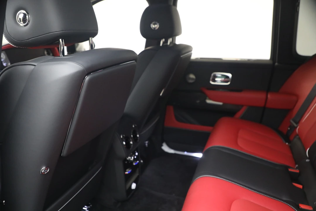 2027 Rolls-Royce Cullinan Black Badge - Image 25 of 31
