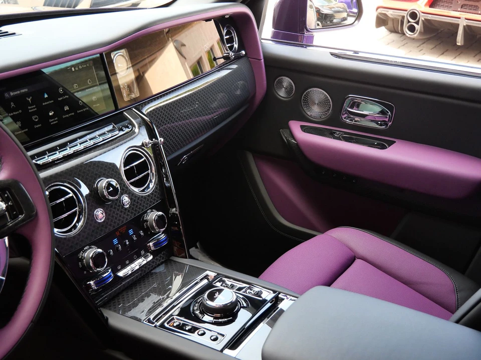 2027 Rolls-Royce Cullinan Black Badge - Image 24 of 31