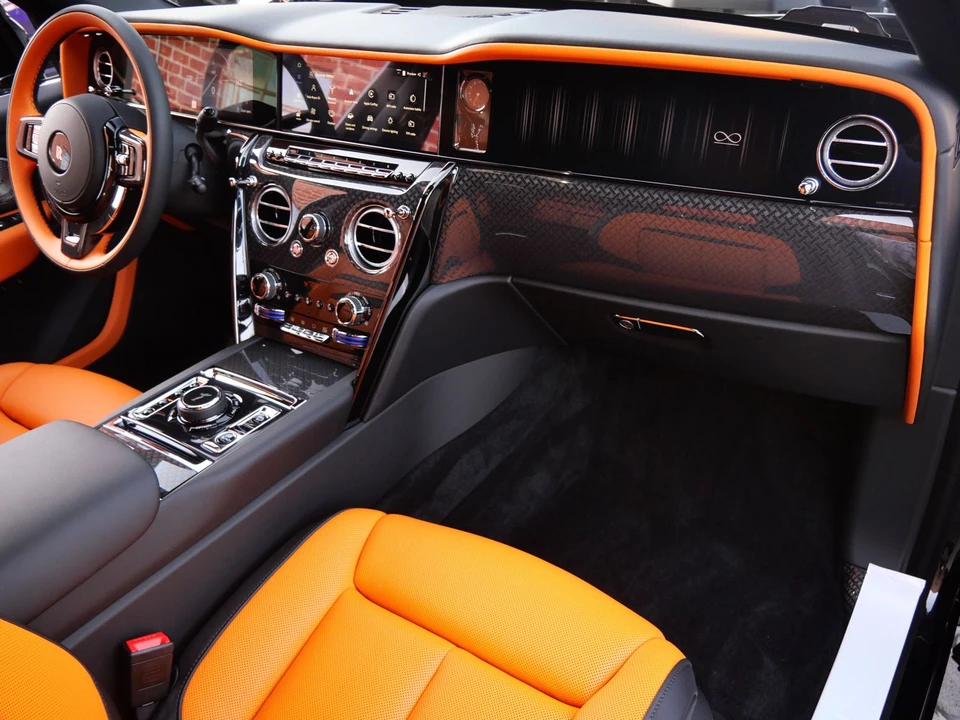 2027 Rolls-Royce Cullinan Black Badge - Image 18 of 31