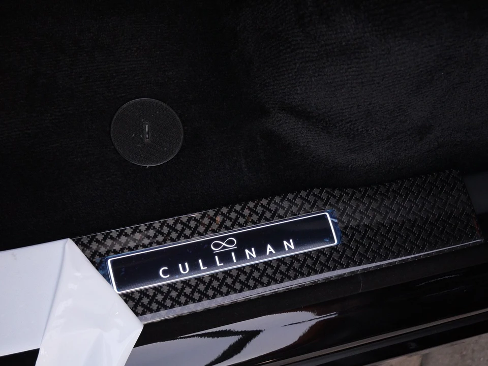 2027 Rolls-Royce Cullinan Black Badge - Image 9 of 31