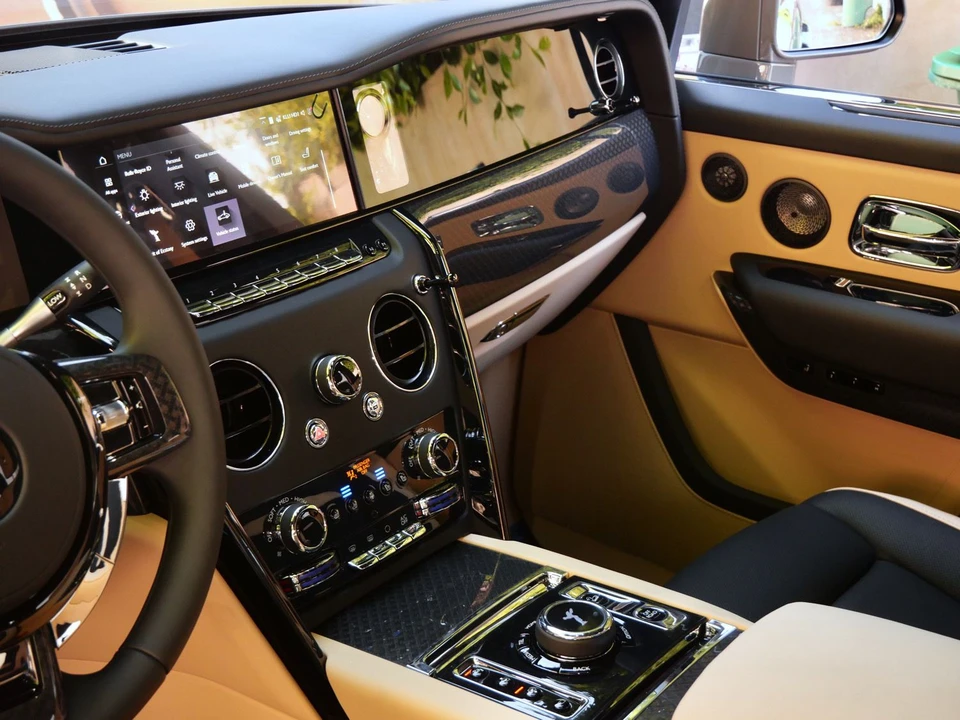 2027 Rolls-Royce Cullinan Black Badge - Image 24 of 31