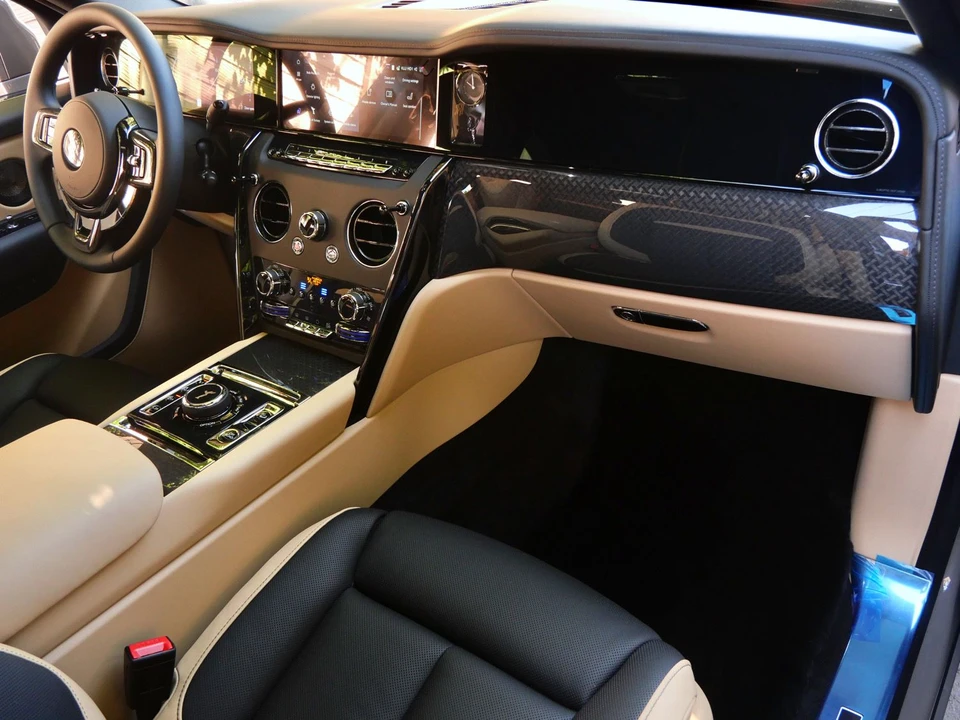 2027 Rolls-Royce Cullinan Black Badge - Image 18 of 31