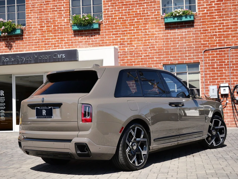 2027 Rolls-Royce Cullinan Black Badge - Image 2 of 31
