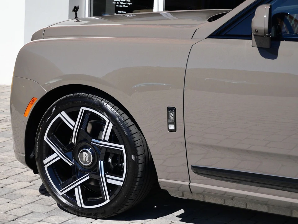 2027 Rolls-Royce Cullinan Black Badge - Image 13 of 31