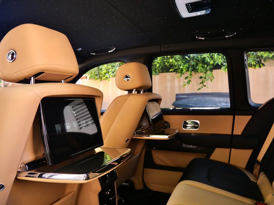 2027 Rolls-Royce Cullinan Black Badge - Image 26 of 31
