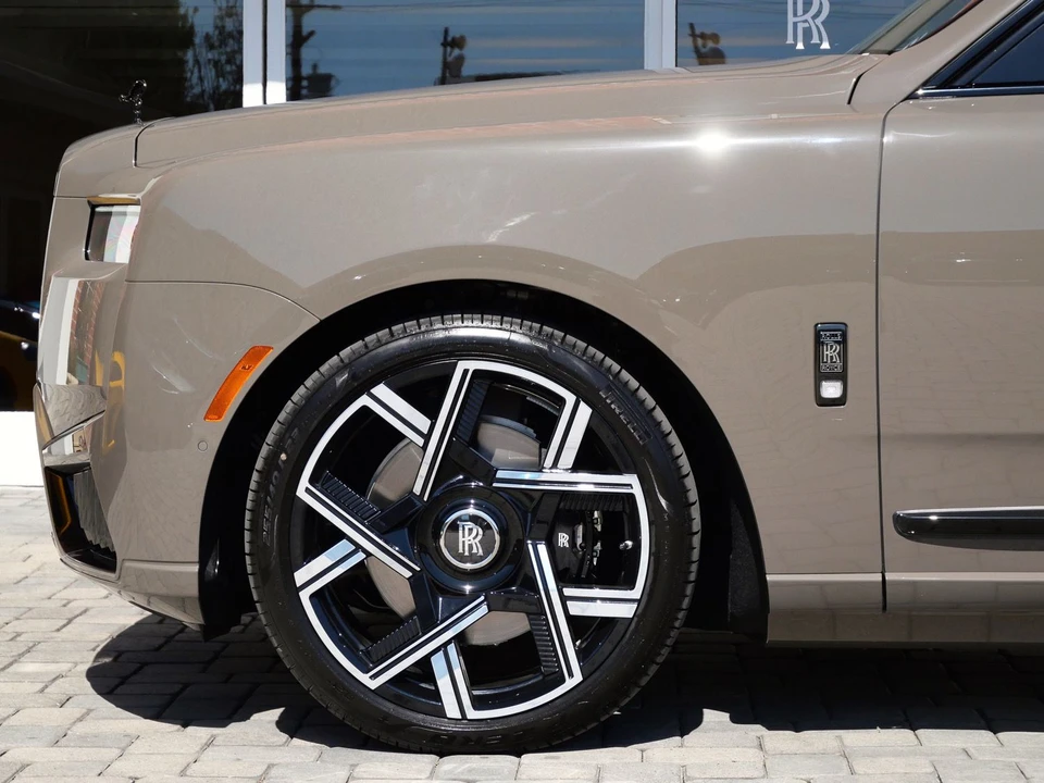 2027 Rolls-Royce Cullinan Black Badge - Image 12 of 31