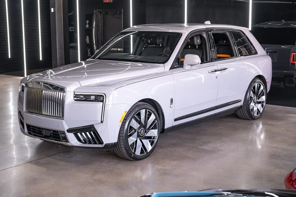 2027 Rolls-Royce Cullinan - Image 2 of 31