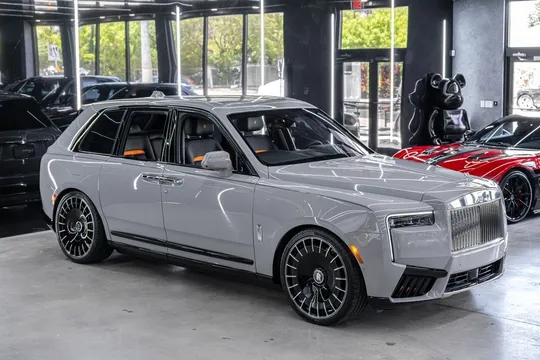 2027 Rolls-Royce Cullinan Base