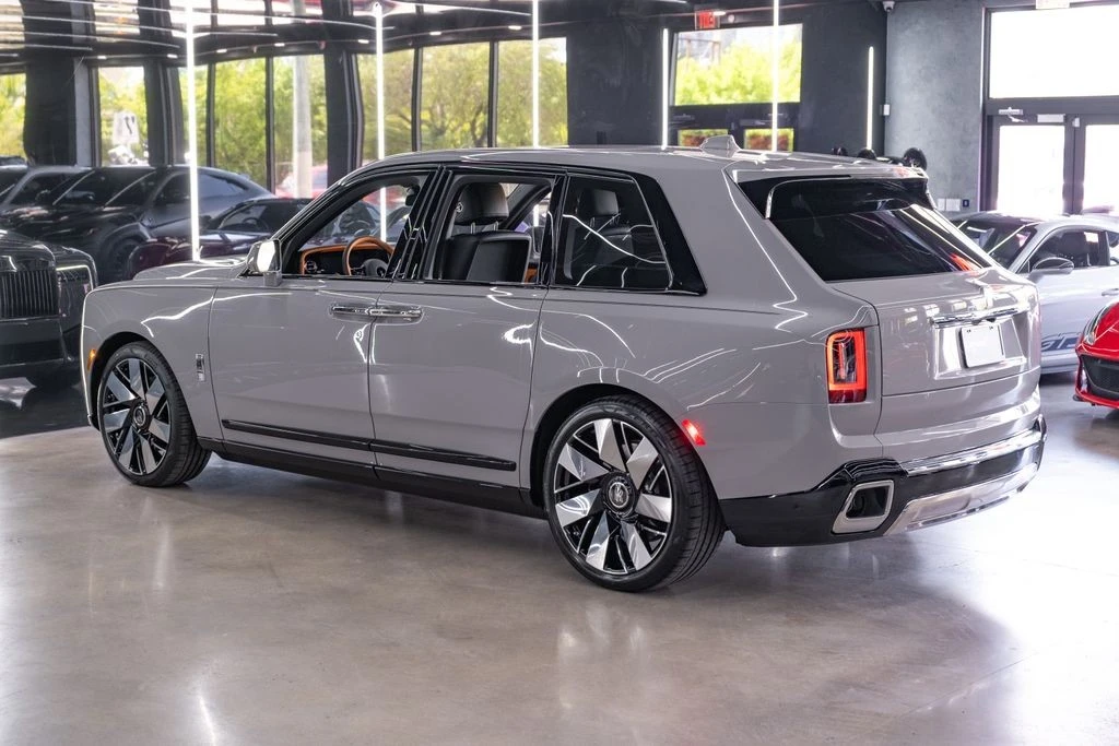 2027 Rolls-Royce Cullinan - Image 7 of 31