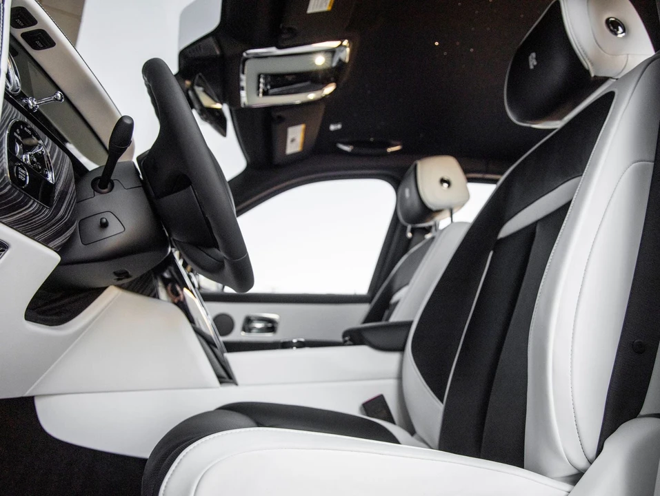 2027 Rolls-Royce Cullinan - Image 28 of 31