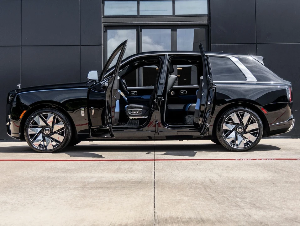 2027 Rolls-Royce Cullinan - Image 11 of 31