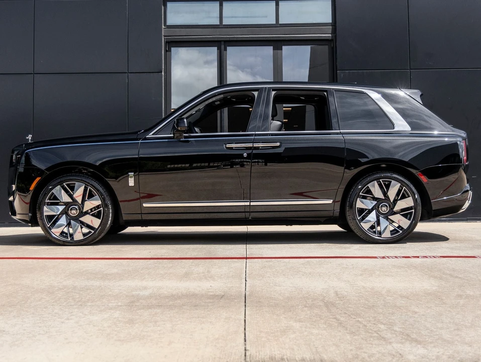 2027 Rolls-Royce Cullinan - Image 2 of 31