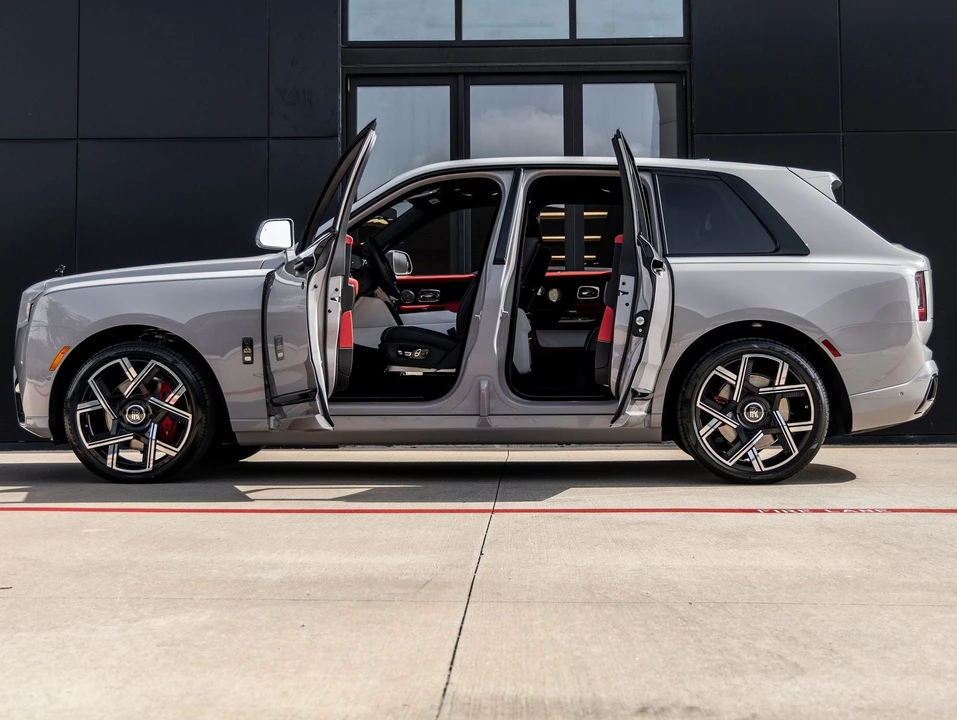 2027 Rolls-Royce Cullinan Black Badge - Image 11 of 31