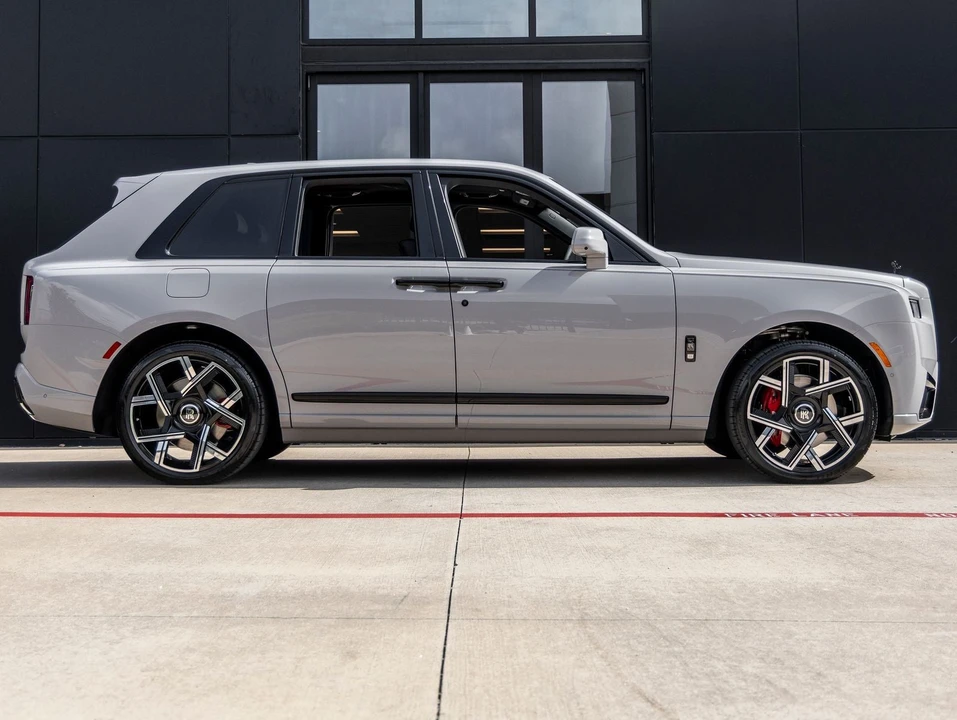 2027 Rolls-Royce Cullinan Black Badge - Image 12 of 31