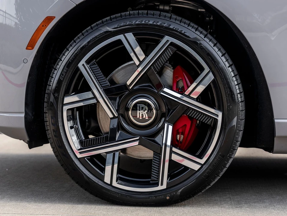 2027 Rolls-Royce Cullinan Black Badge - Image 16 of 31